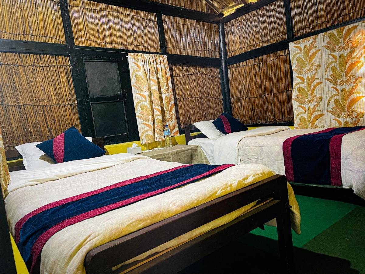 Hotel Tharu Garden, Sauraha Exterior photo